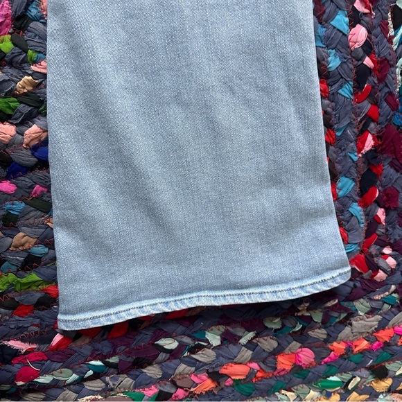 Forever 21 Light Wash Blue Denim Pull-On Flare Jeans Bell Bottom Women's Size XS - Picture 12 of 15